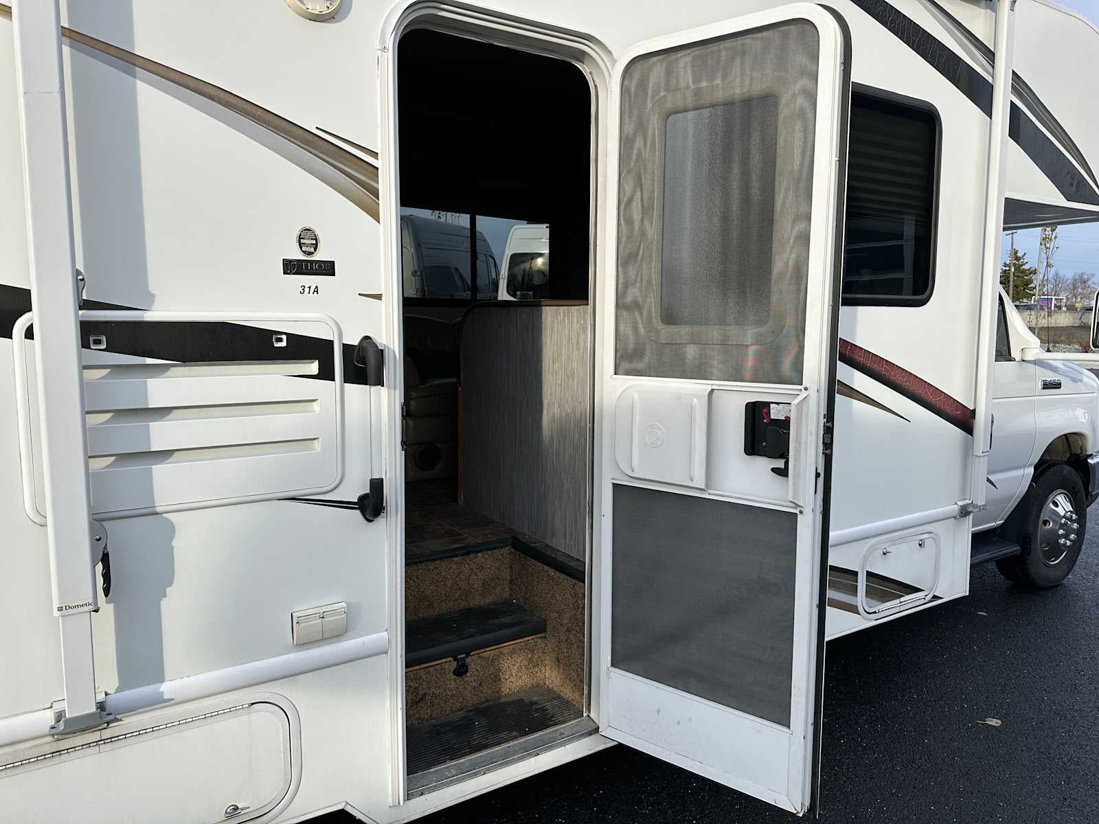 2011 Ford Econoline Cutaway E-450 Super Duty 158" DRW