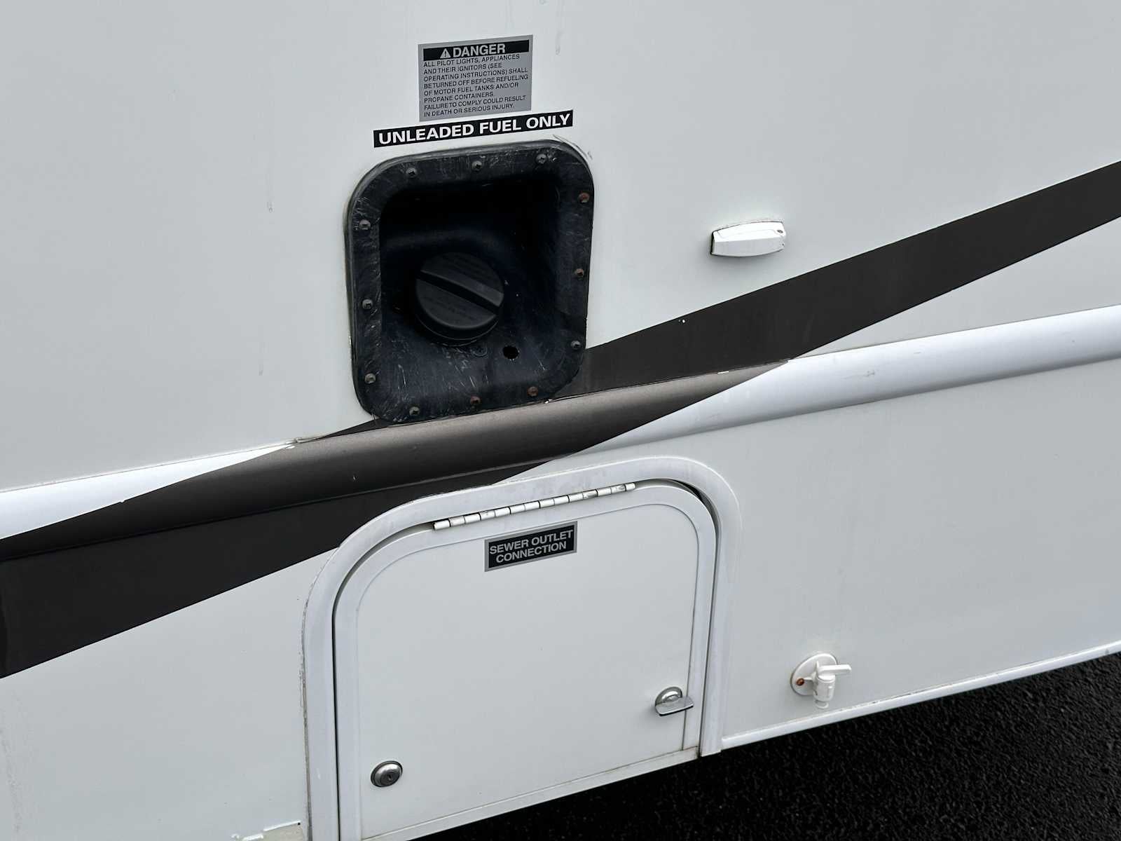 2011 Ford Econoline Cutaway E-450 Super Duty 158" DRW