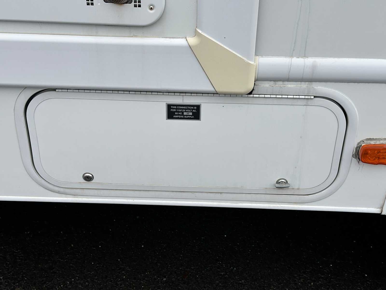 2011 Ford Econoline Cutaway E-450 Super Duty 158" DRW