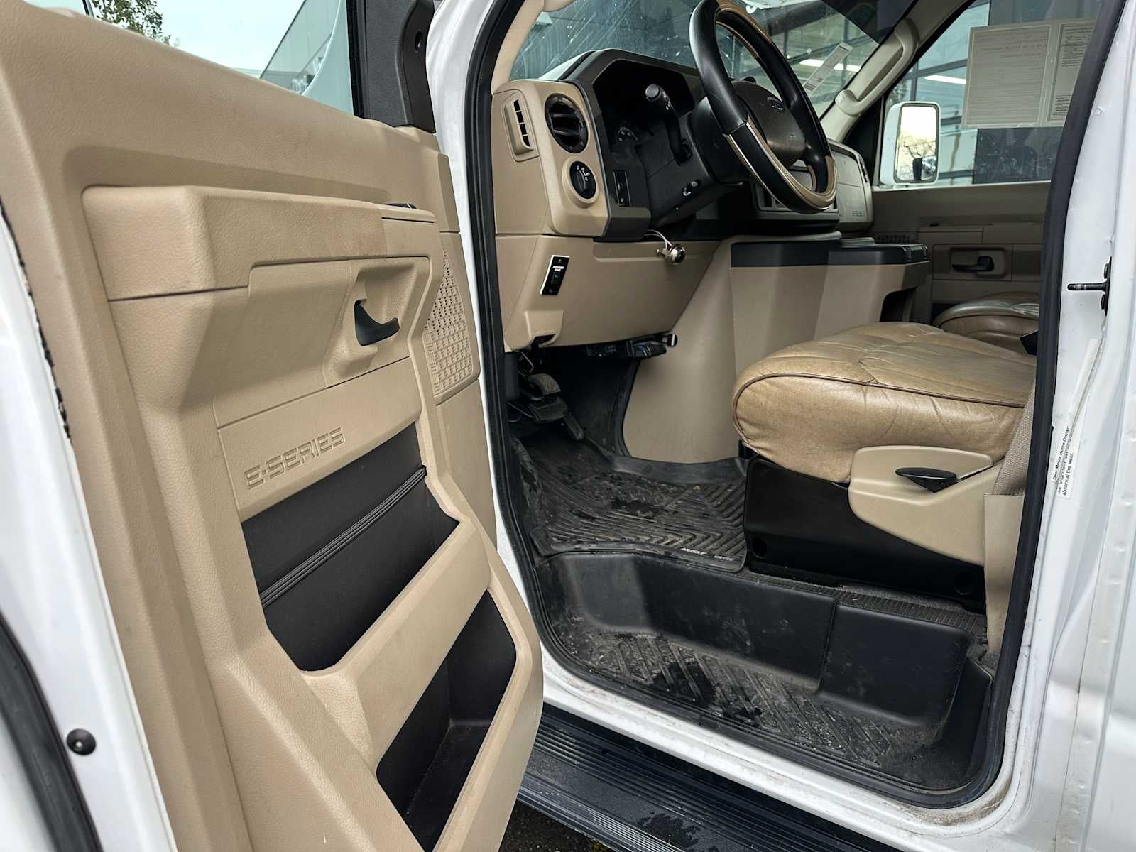 2011 Ford Econoline Cutaway E-450 Super Duty 158" DRW