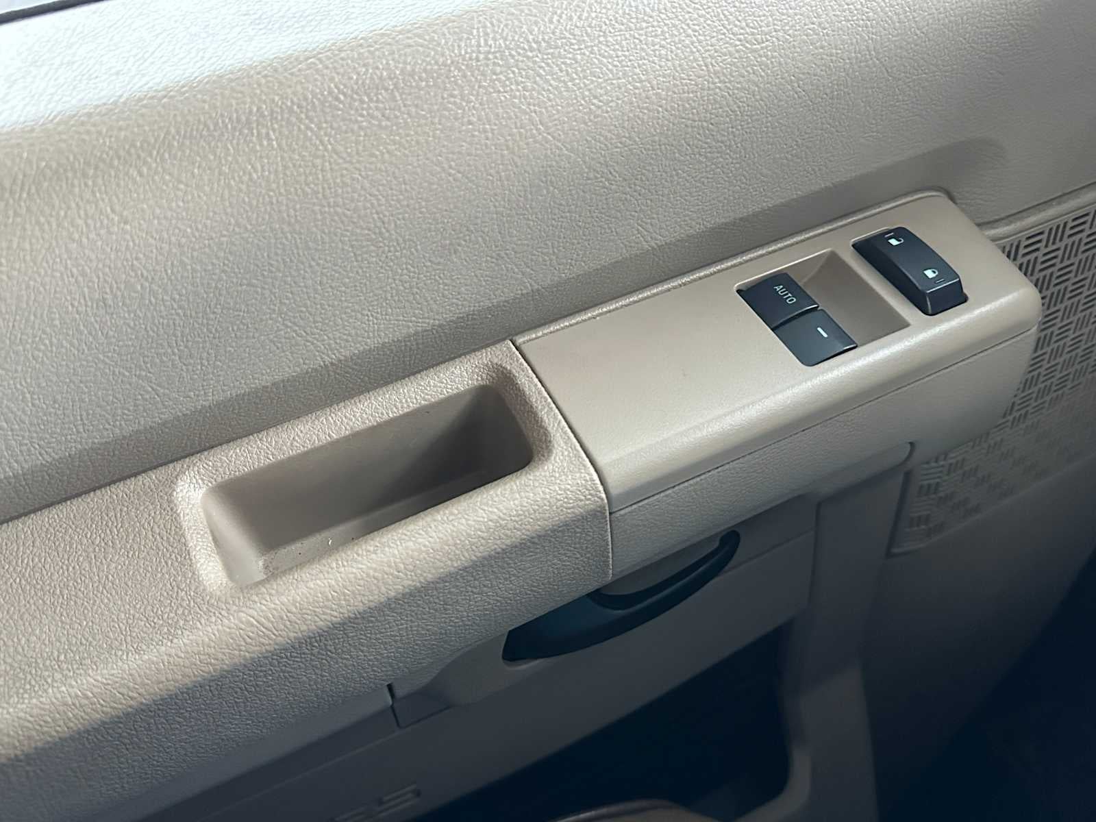 2011 Ford Econoline Cutaway E-450 Super Duty 158" DRW