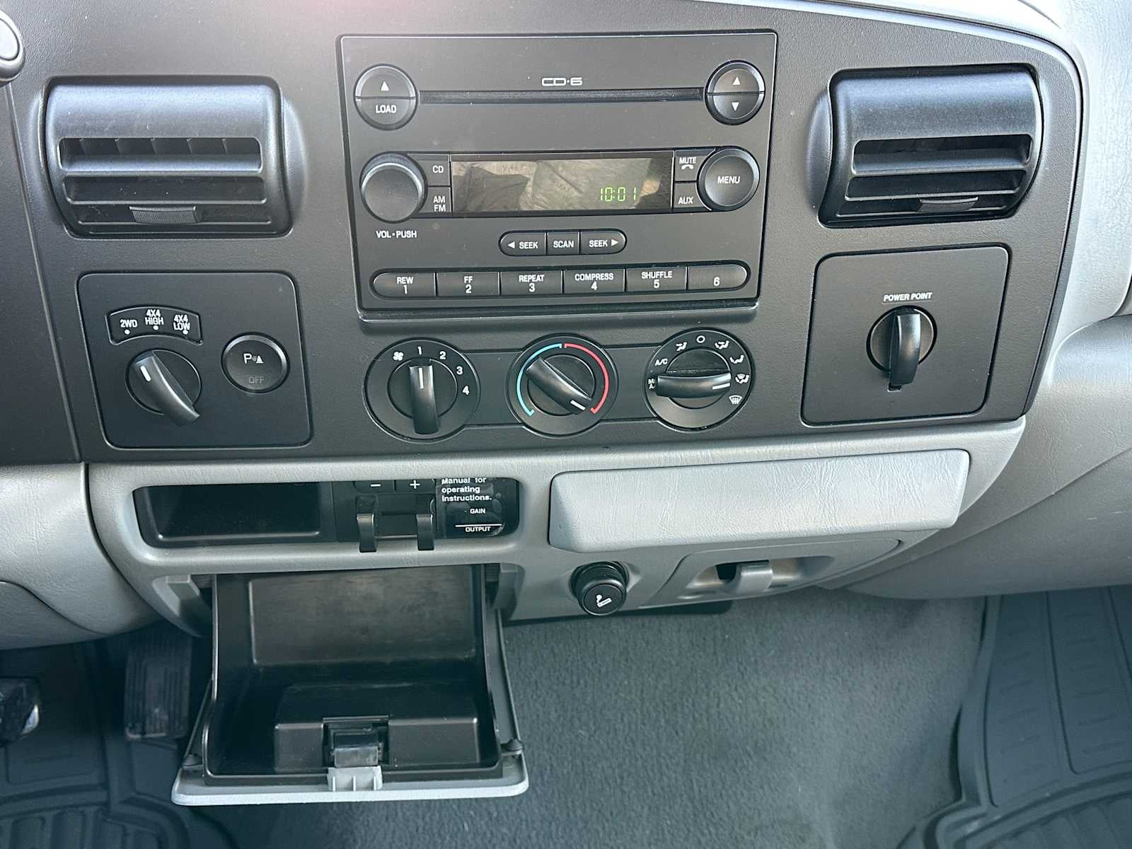 2006 Ford Super Duty F-350 SRW Lariat