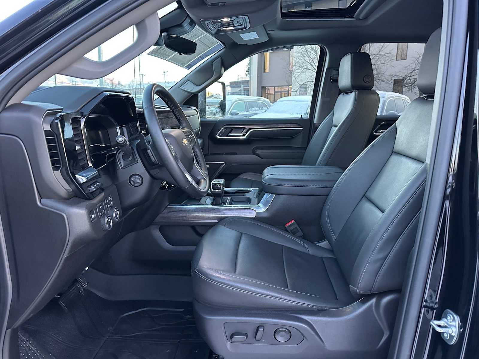 2025 Chevrolet Silverado 1500 LTZ