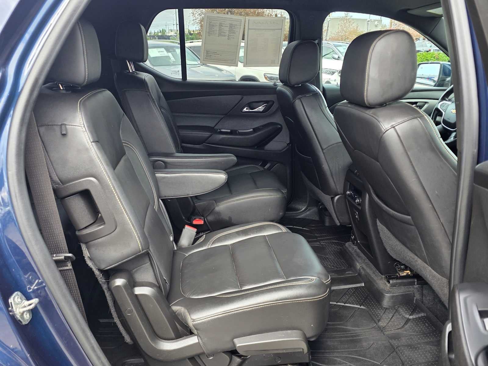 2022 Chevrolet Traverse LT Leather