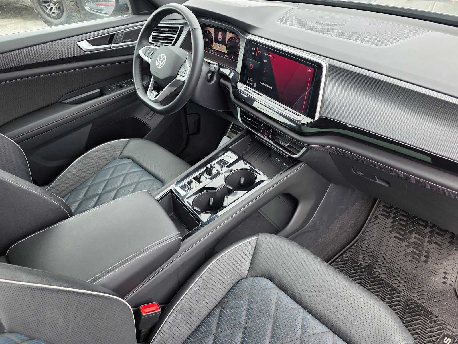 2025 Volkswagen Atlas Cross Sport 2.0T SEL Premium R-Line