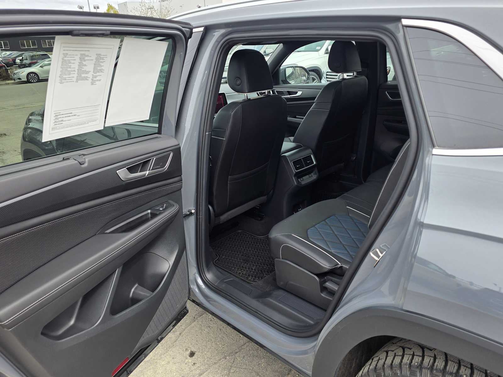 2025 Volkswagen Atlas Cross Sport 2.0T SEL Premium R-Line