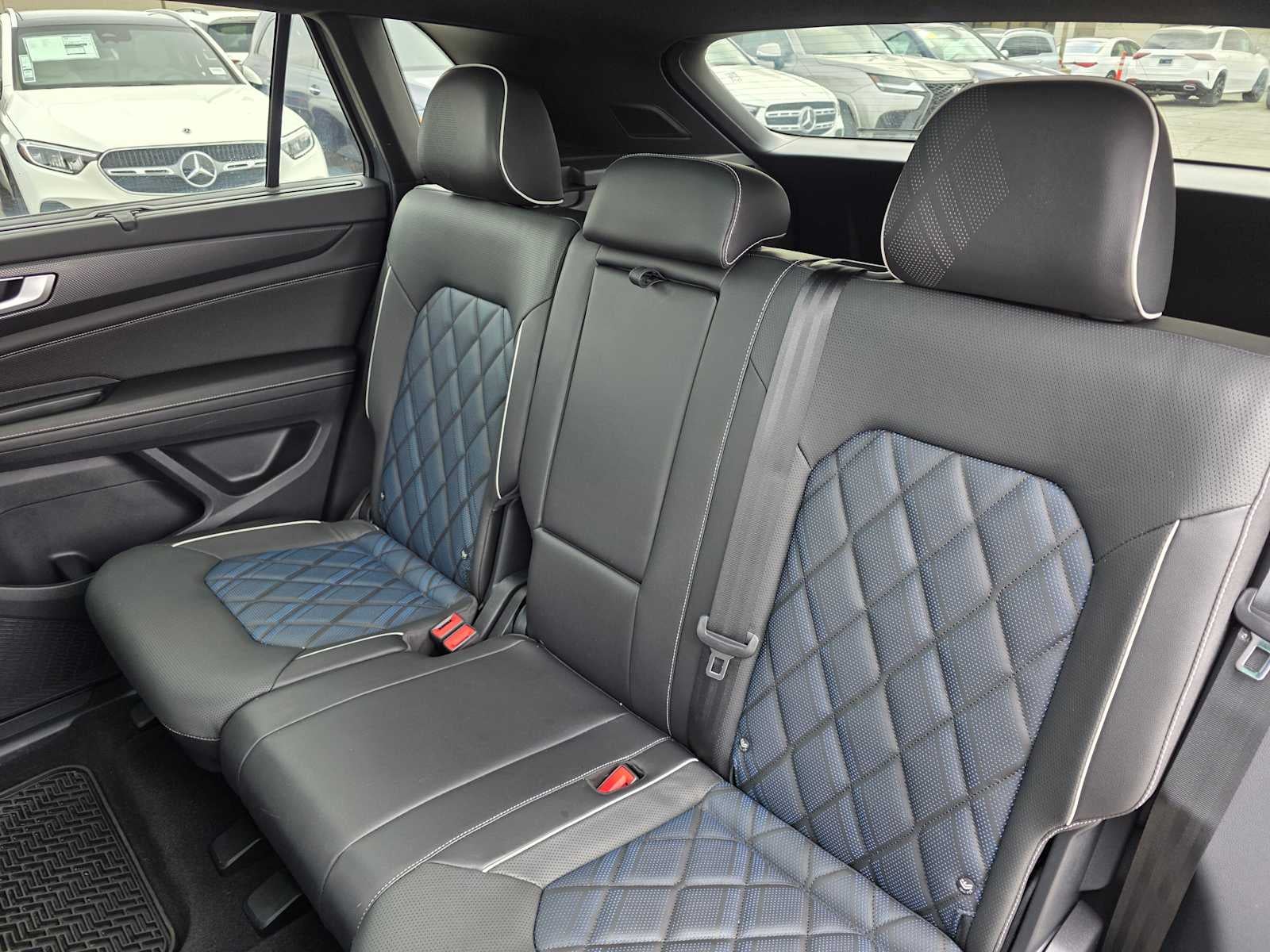2025 Volkswagen Atlas Cross Sport 2.0T SEL Premium R-Line
