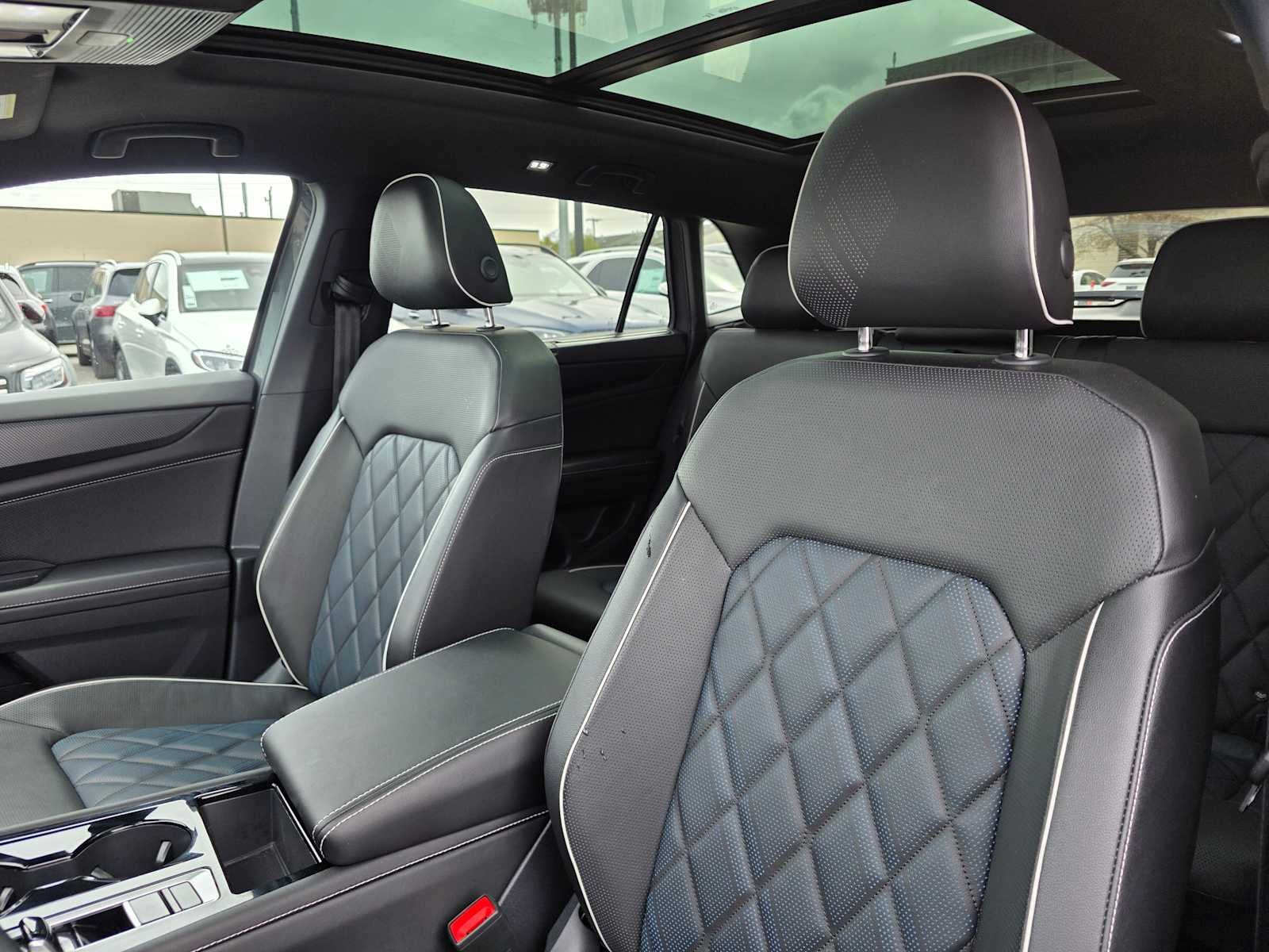 2025 Volkswagen Atlas Cross Sport 2.0T SEL Premium R-Line