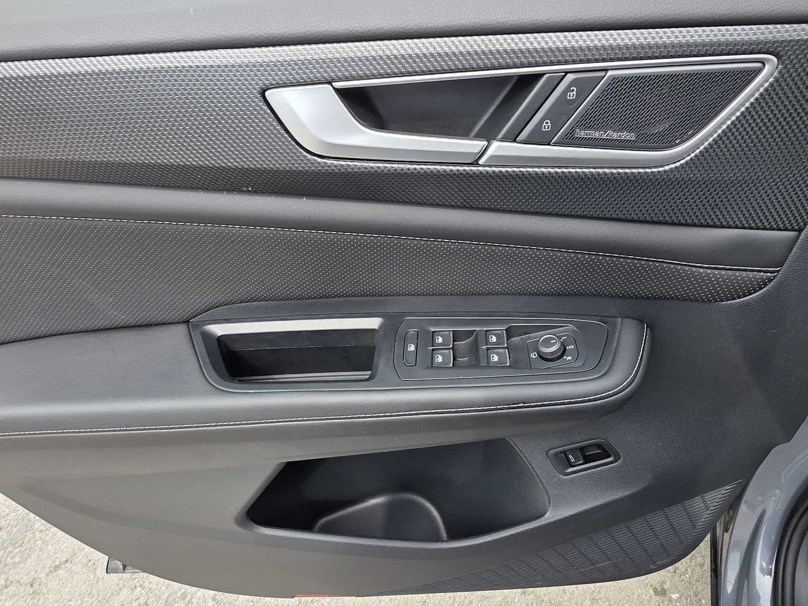 2025 Volkswagen Atlas Cross Sport 2.0T SEL Premium R-Line
