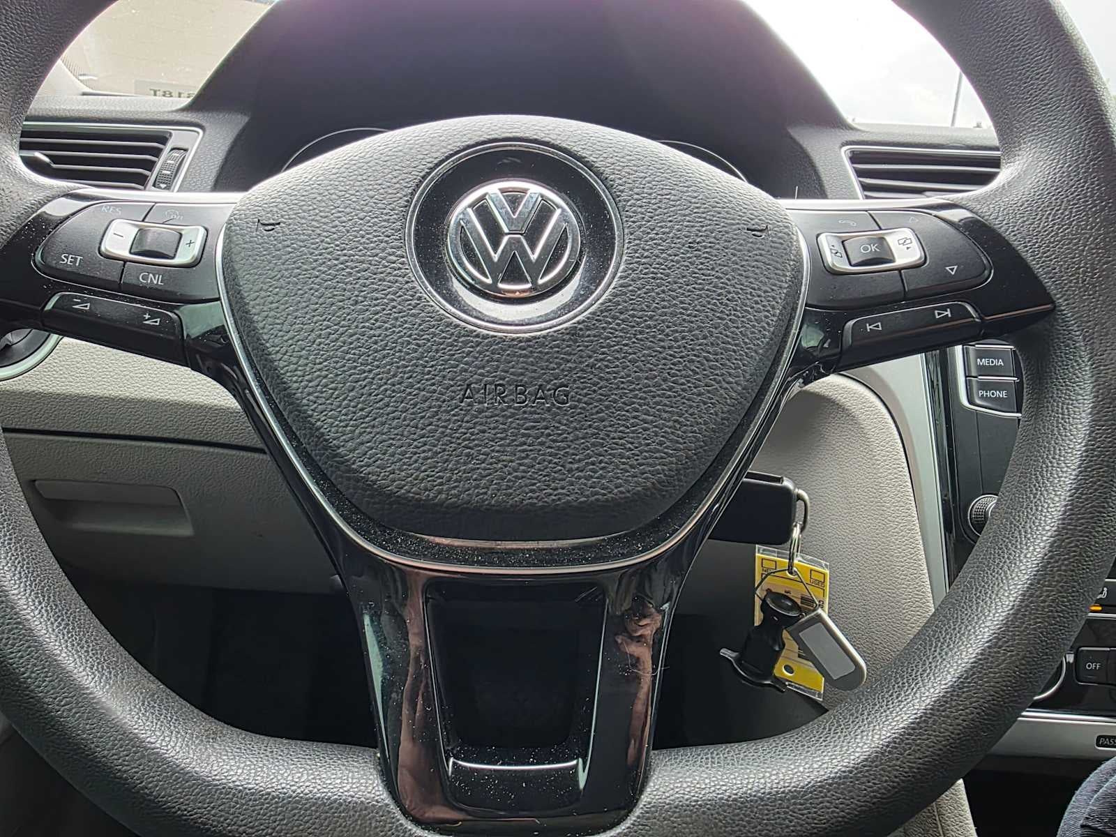 2016 Volkswagen Passat 1.8T S