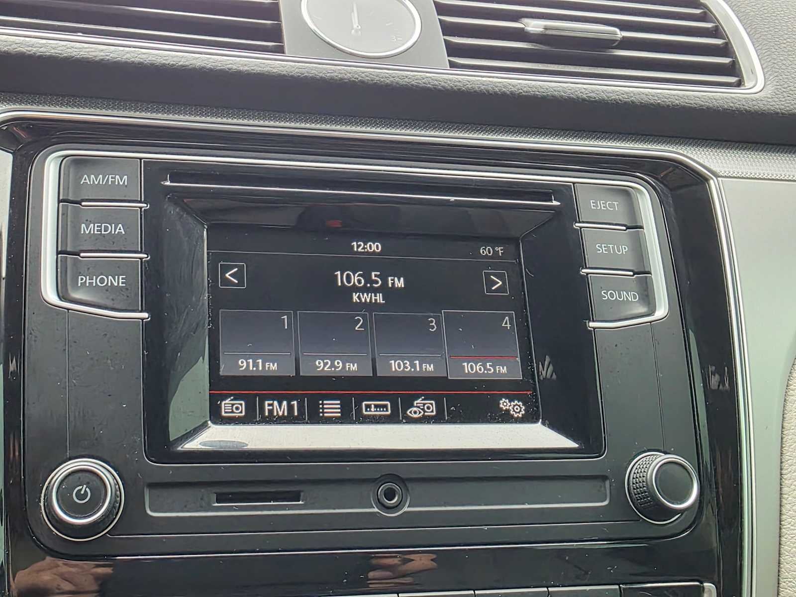 2016 Volkswagen Passat 1.8T S