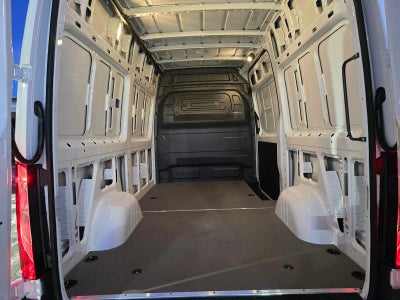 2026 Mercedes-Benz Sprinter 2500 Standard Roof I4 Diesel HO 144" RWD