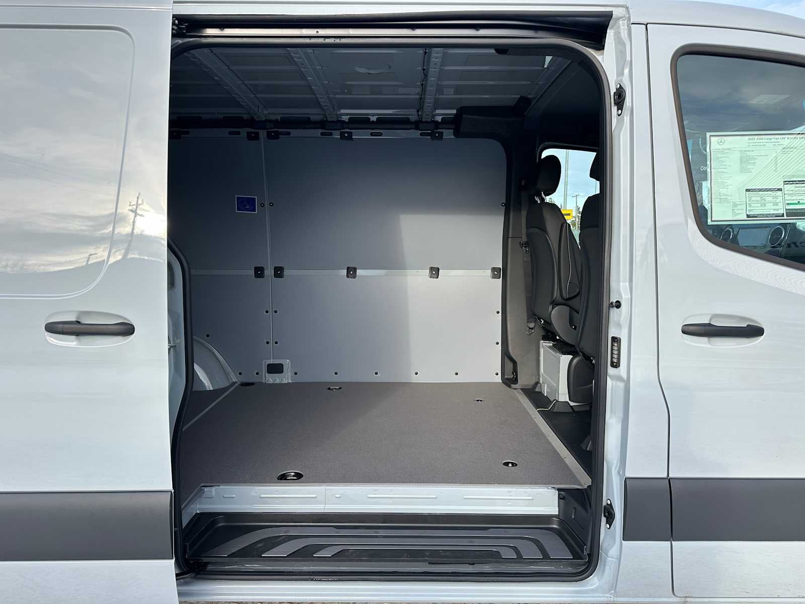 2025 Mercedes-Benz Sprinter 2500 Standard Roof I4 Diesel HO 144" AWD