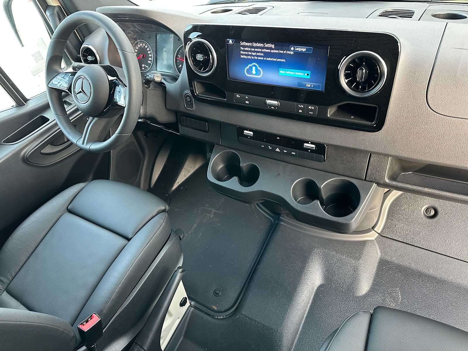 2025 Mercedes-Benz Sprinter 2500 Standard Roof I4 Diesel HO 144" AWD