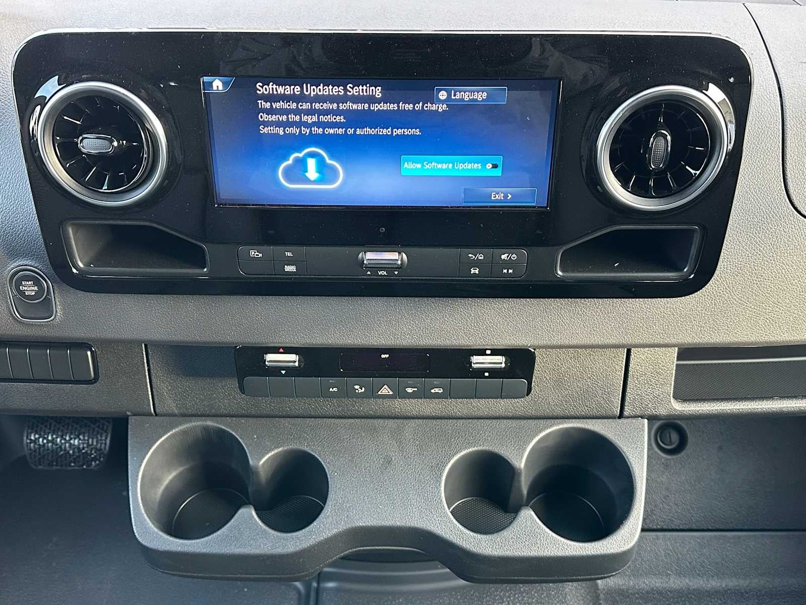 2025 Mercedes-Benz Sprinter 2500 Standard Roof I4 Diesel HO 144" AWD