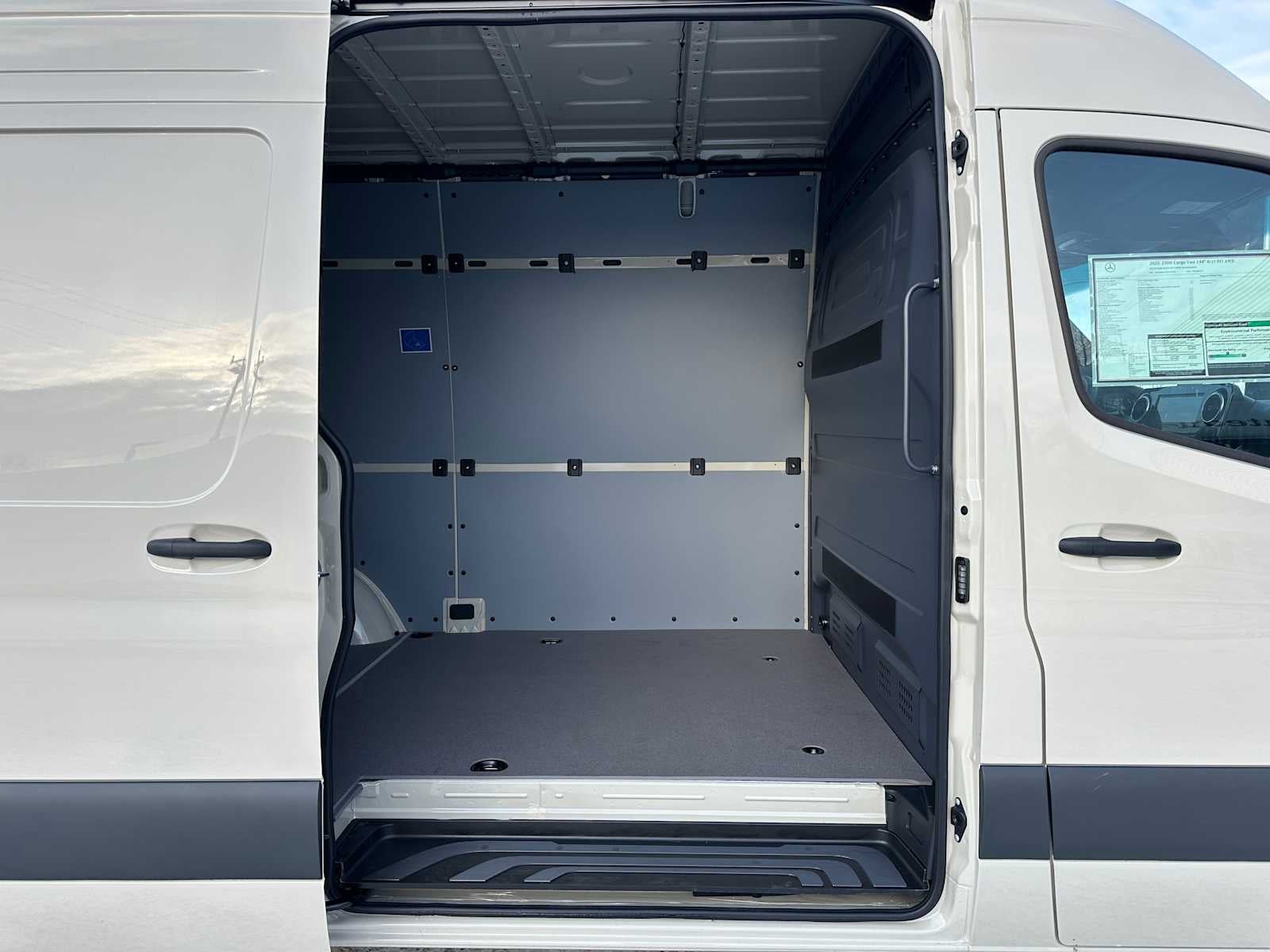 2025 Mercedes-Benz Sprinter 2500 Standard Roof I4 Diesel HO 144" AWD