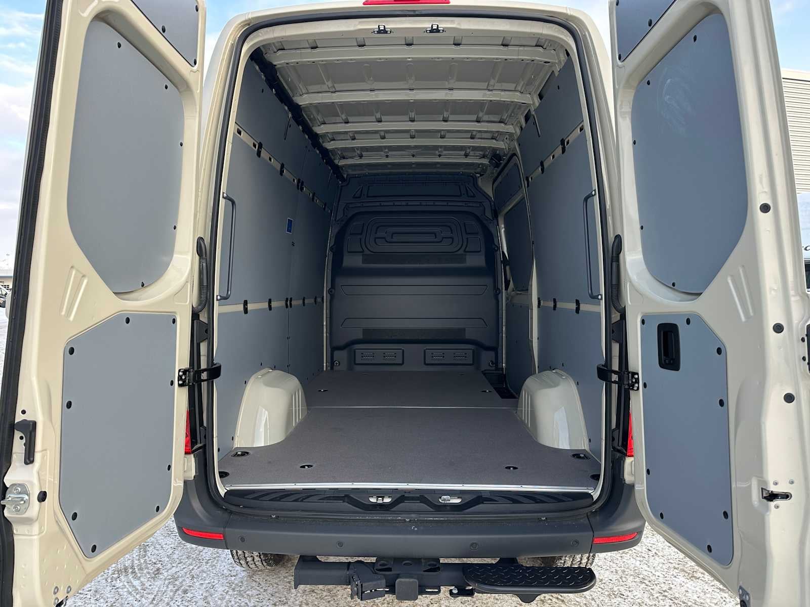 2025 Mercedes-Benz Sprinter 2500 Standard Roof I4 Diesel HO 144" AWD