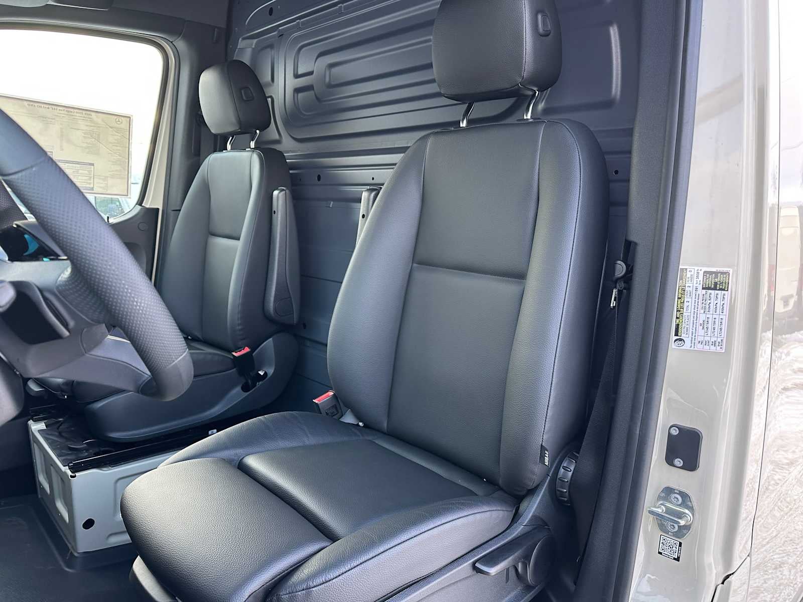 2025 Mercedes-Benz Sprinter 2500 Standard Roof I4 Diesel HO 144" AWD