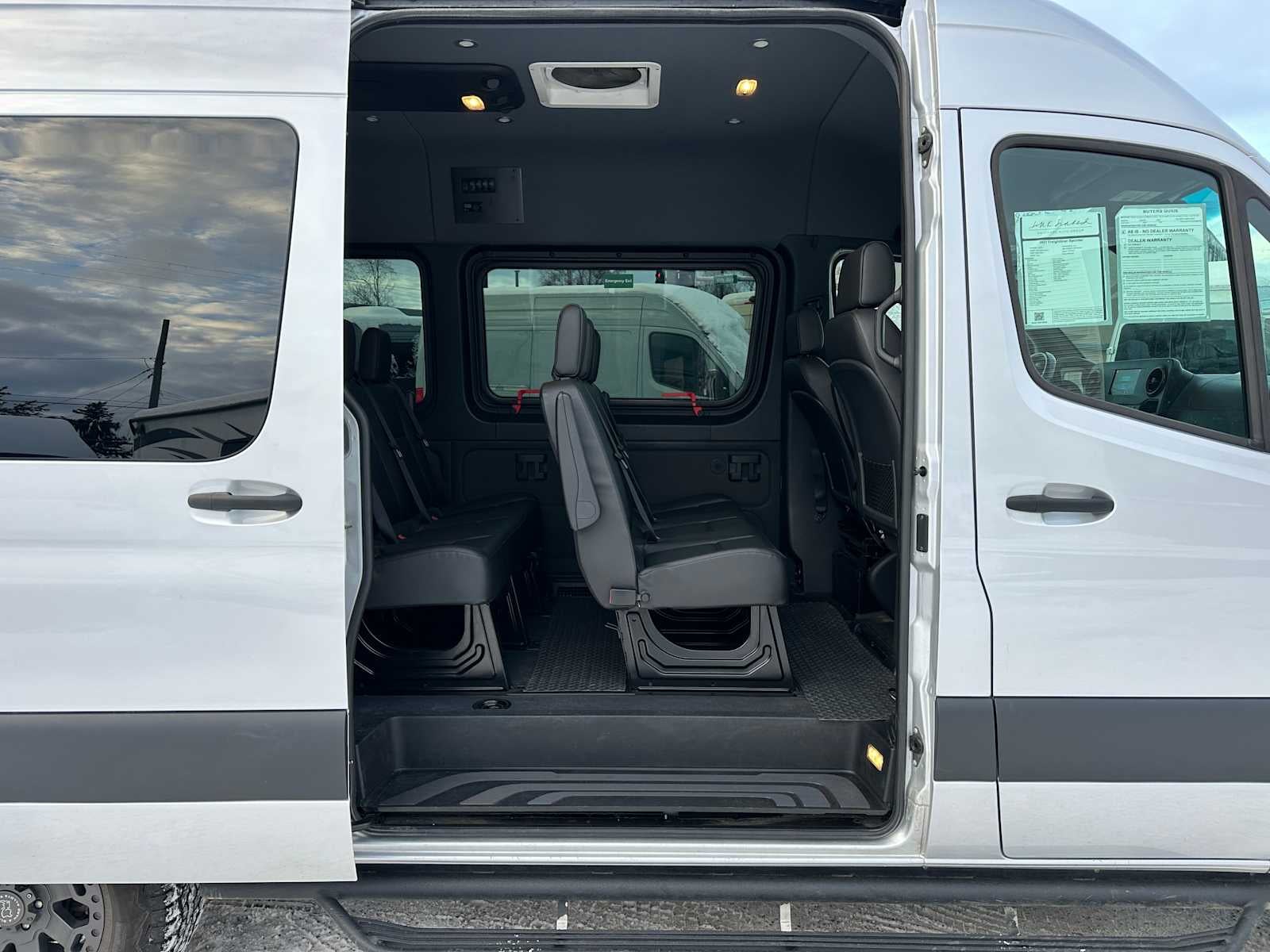 2021 Freightliner Sprinter 2500 Standard Roof V6 144" 4WD