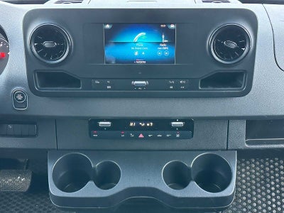 2021 Freightliner Sprinter 2500 Standard Roof V6 144" 4WD