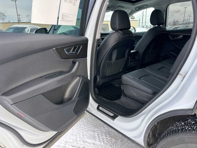 2022 Audi Q7 Premium Plus