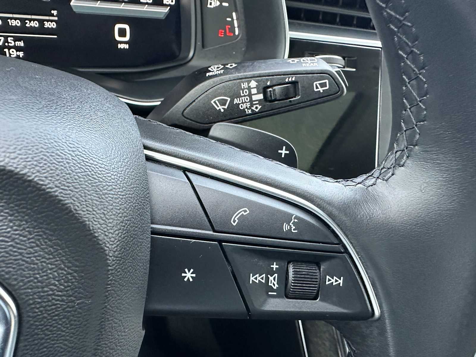 2022 Audi Q7 Premium Plus