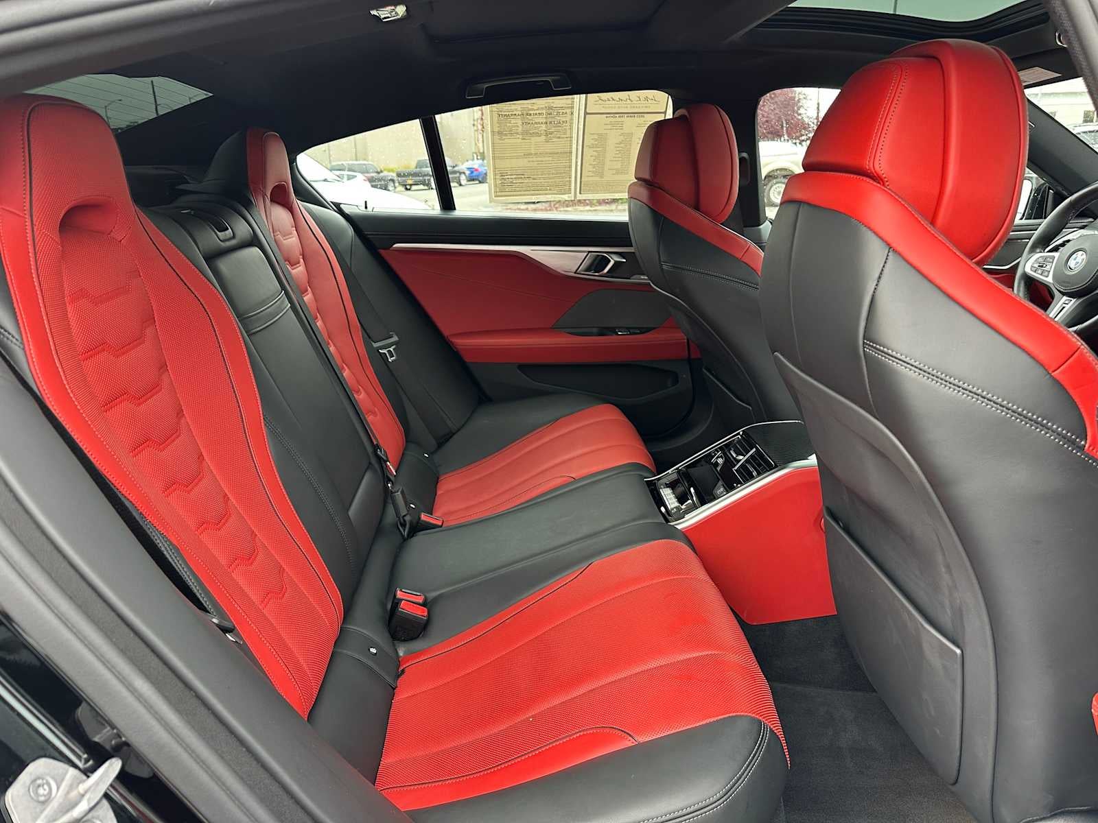 2025 BMW 8 Series M850i