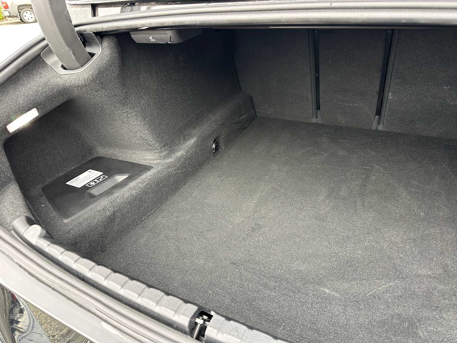 2025 BMW 8 Series M850i