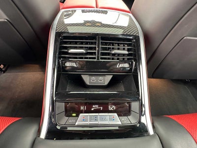 2025 BMW 8 Series M850i