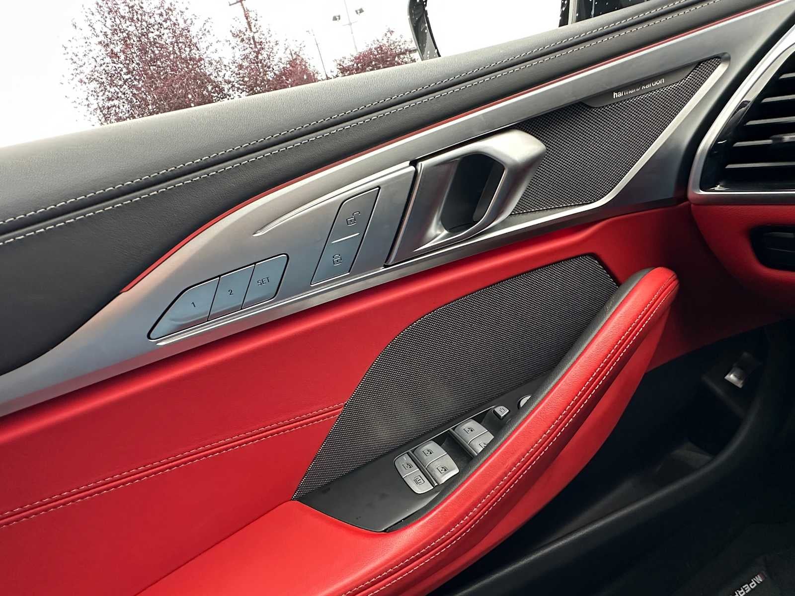 2025 BMW 8 Series M850i