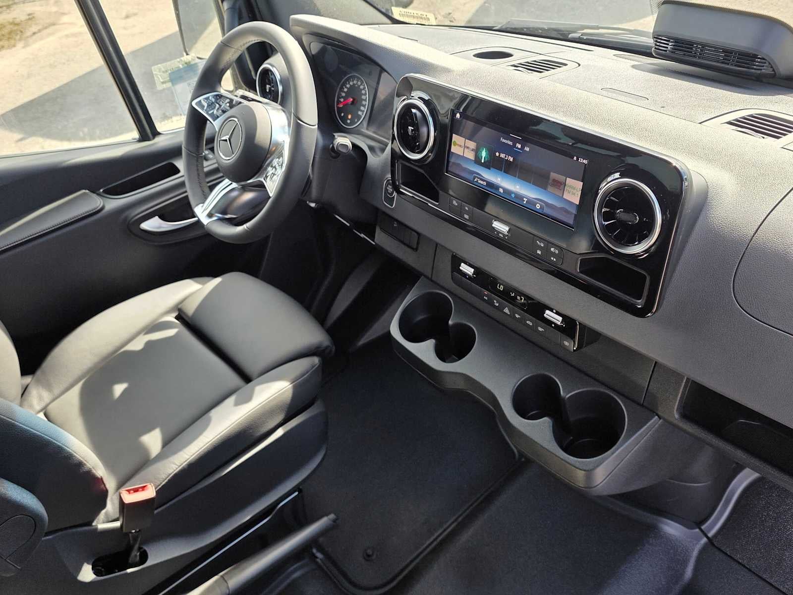 2026 Mercedes-Benz Sprinter 2500 Standard Roof I4 Diesel HO 144 AWD