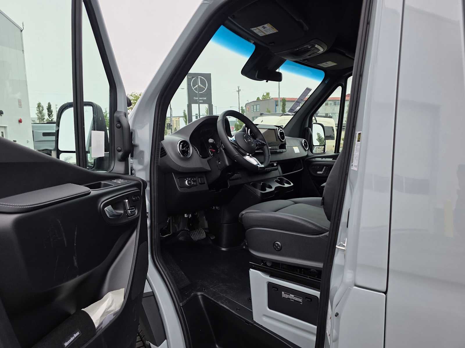 2026 Mercedes-Benz Sprinter 2500 Standard Roof I4 Diesel HO 144 AWD