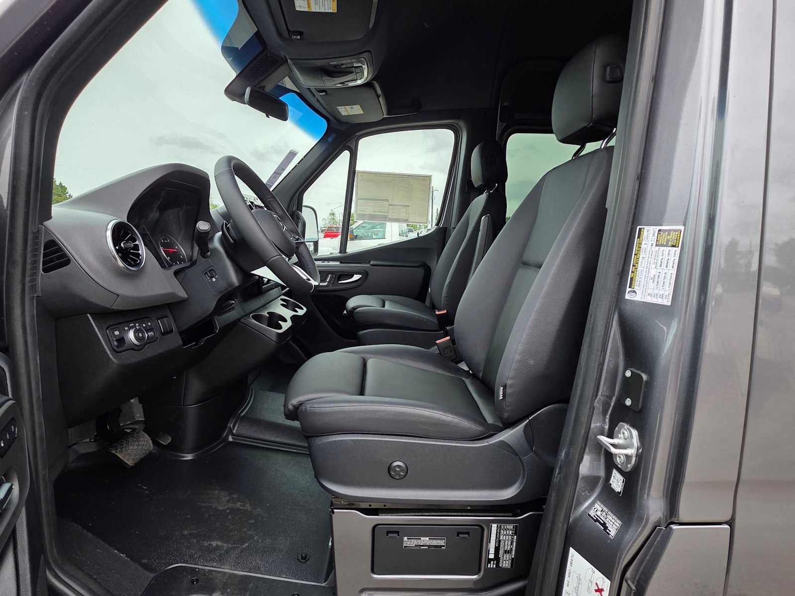 2026 Mercedes-Benz Sprinter 2500 Standard Roof I4 Diesel HO 144 AWD