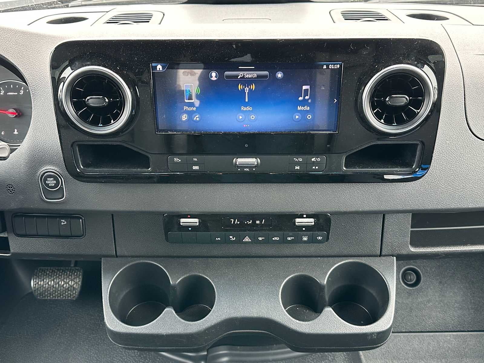 2026 Mercedes-Benz Sprinter 2500 Standard Roof I4 Diesel HO 144 AWD