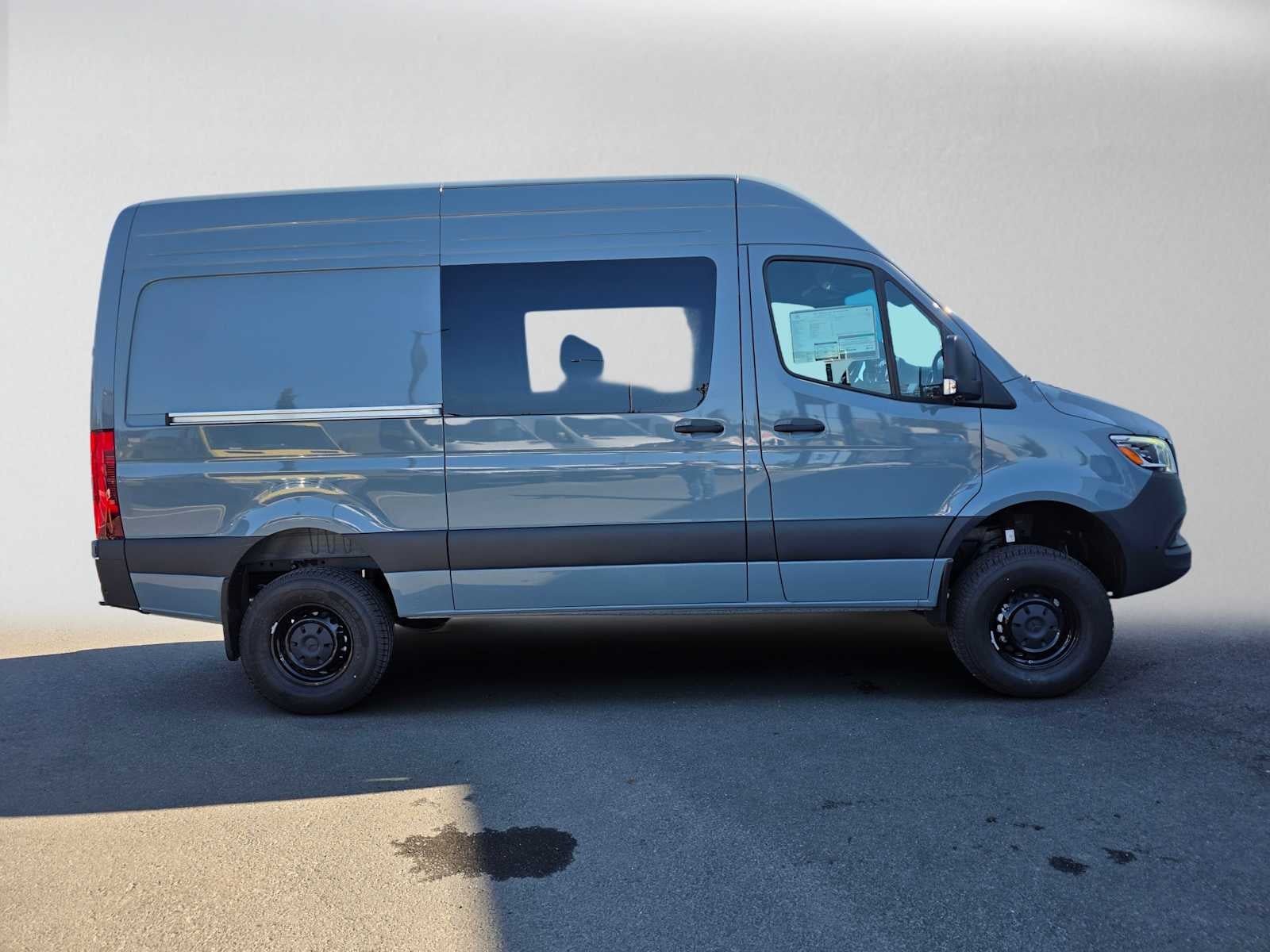 2026 Mercedes-Benz Sprinter Crew 2500 Standard Roof I4 Diesel HO 144 AWD