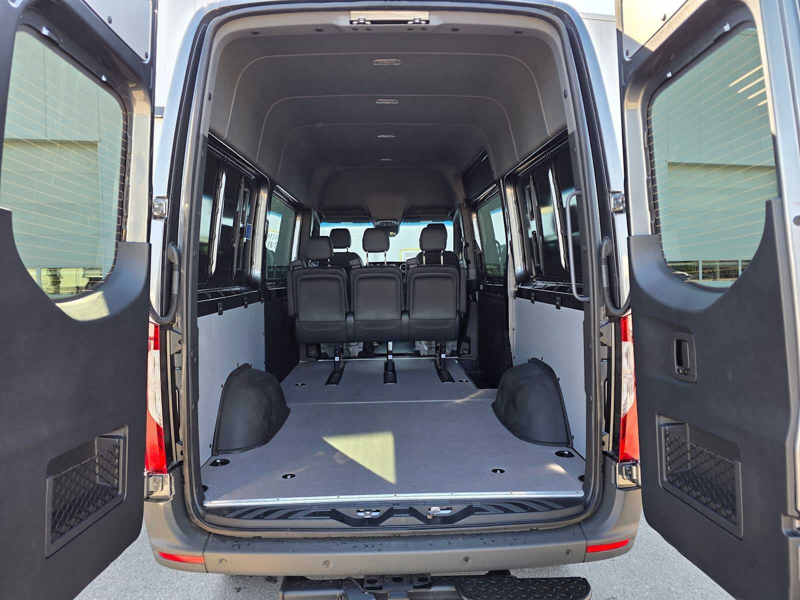 2026 Mercedes-Benz Sprinter Crew 2500 Standard Roof I4 Diesel HO 144 AWD
