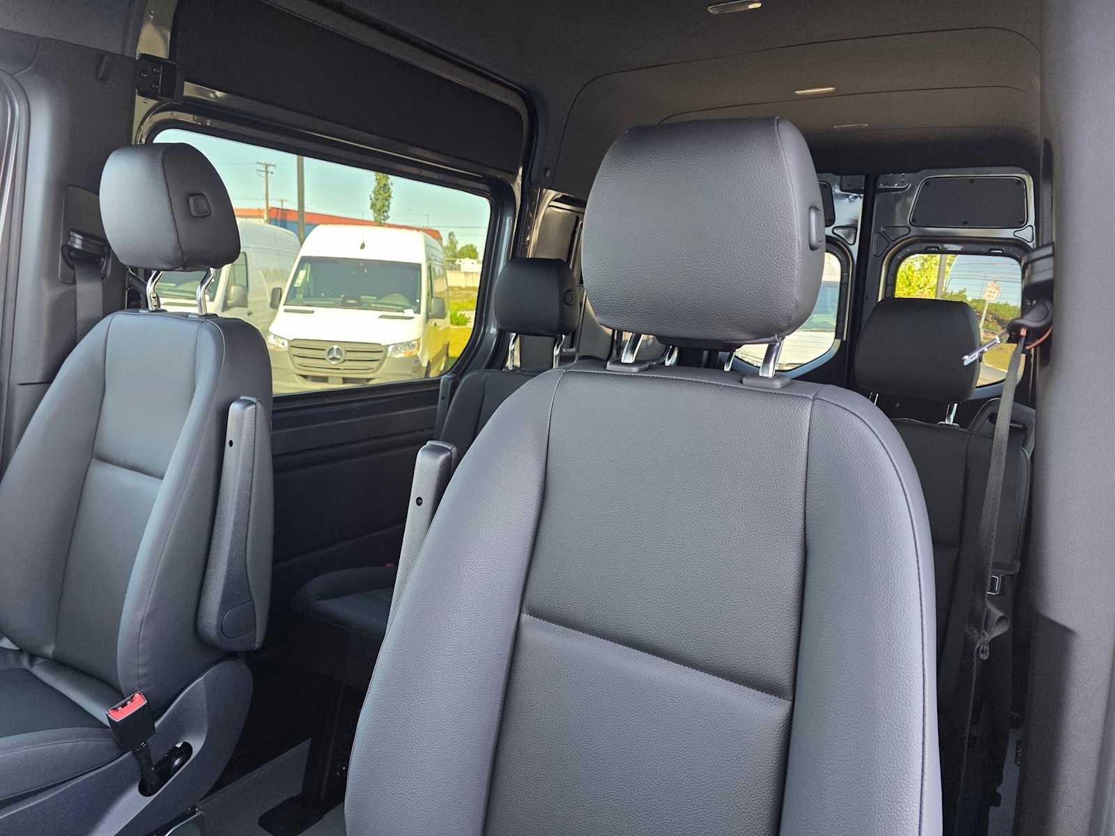 2026 Mercedes-Benz Sprinter Crew 2500 Standard Roof I4 Diesel HO 144 AWD