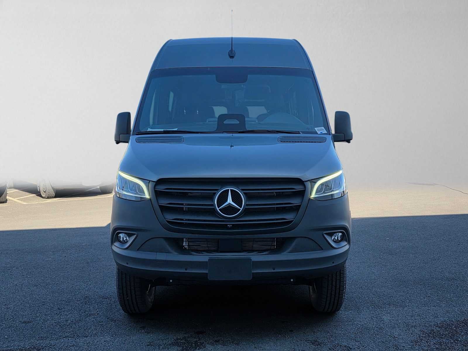2026 Mercedes-Benz Sprinter Crew 2500 Standard Roof I4 Diesel HO 144 AWD
