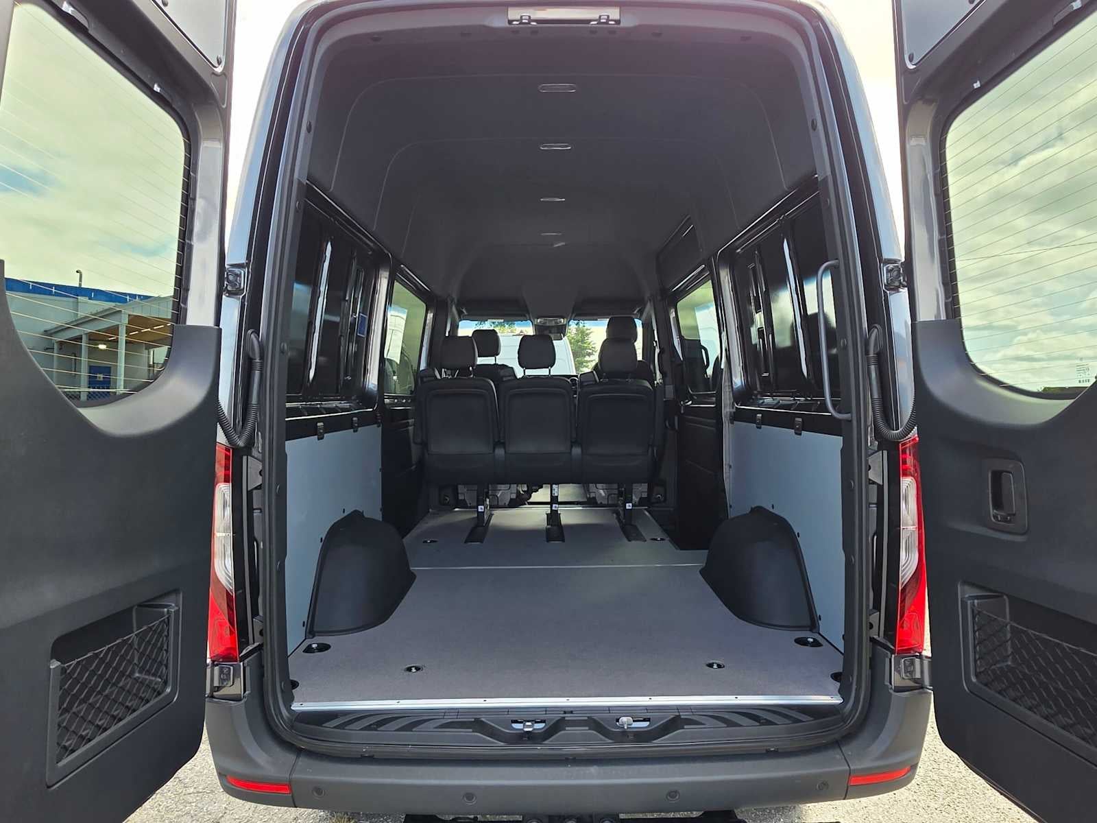 2026 Mercedes-Benz Sprinter 2500 Standard Roof I4 Diesel HO 144 AWD