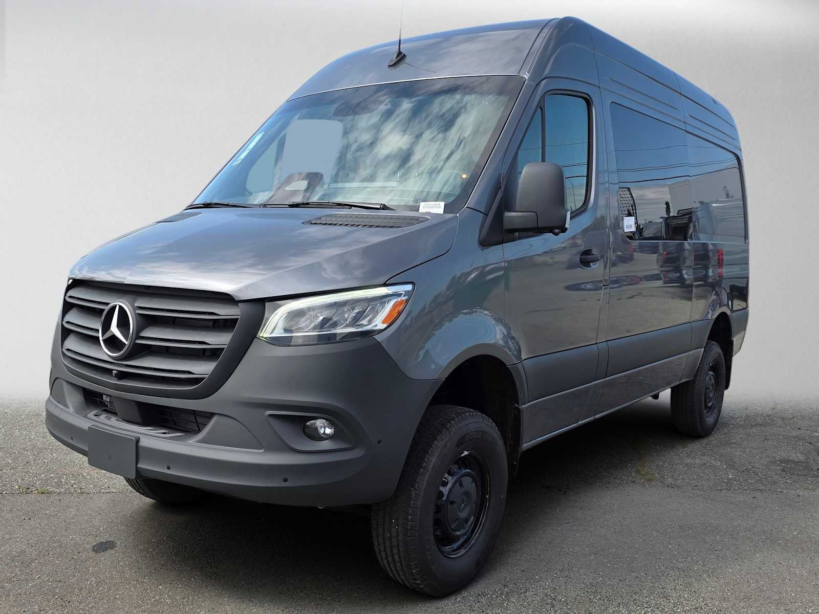 2026 Mercedes-Benz Sprinter 2500 Standard Roof I4 Diesel HO 144 AWD