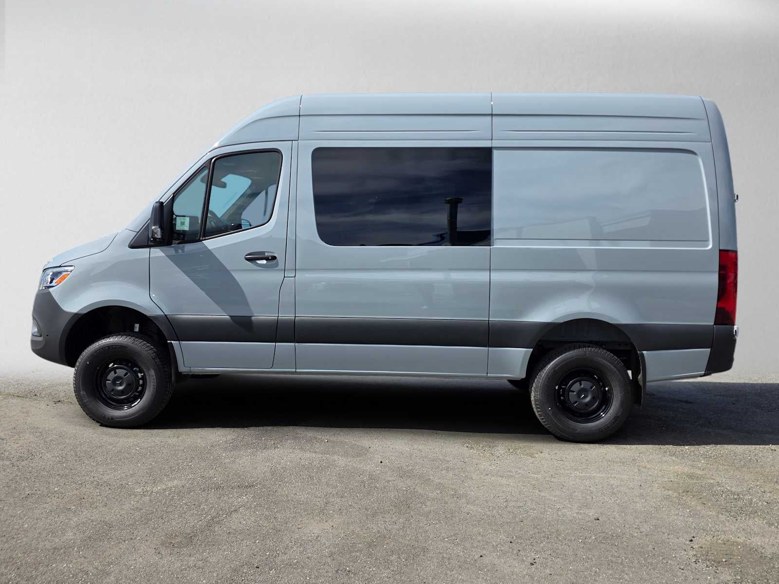 2026 Mercedes-Benz Sprinter 2500 Standard Roof I4 Diesel HO 144 AWD