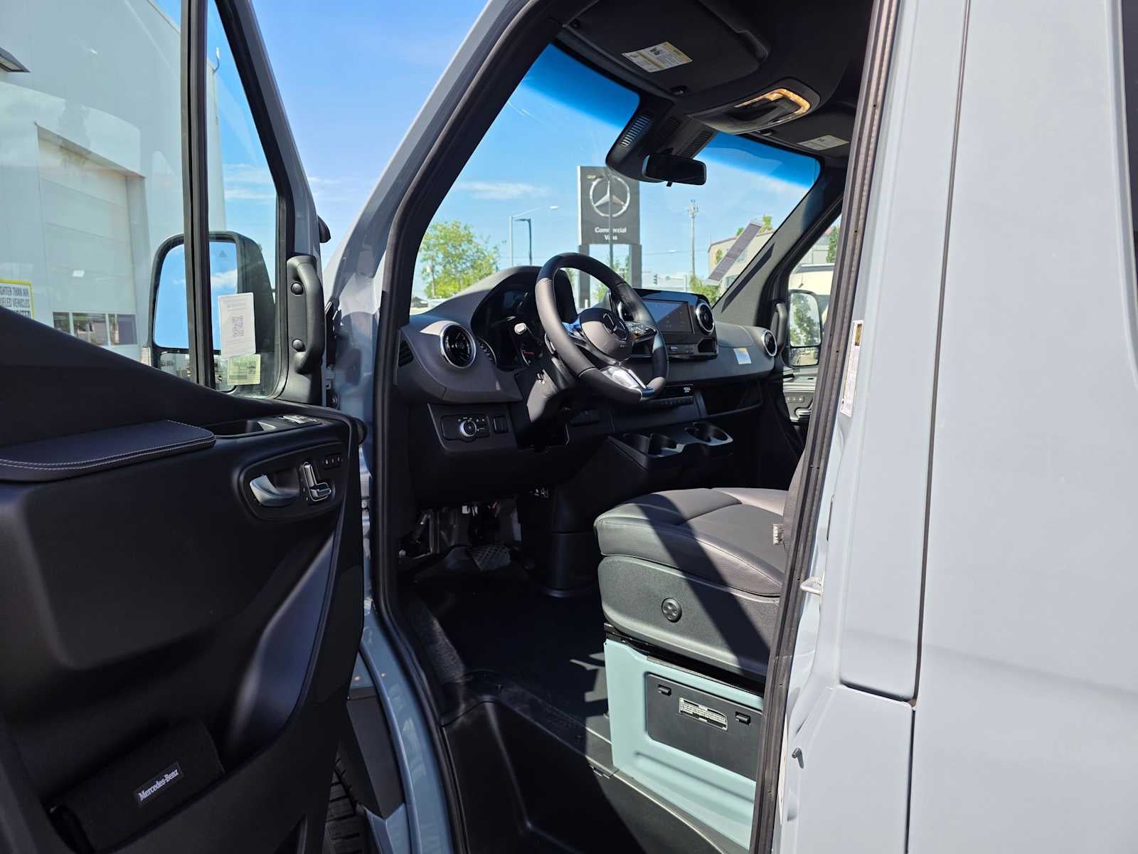 2026 Mercedes-Benz Sprinter 2500 Standard Roof I4 Diesel HO 144 AWD