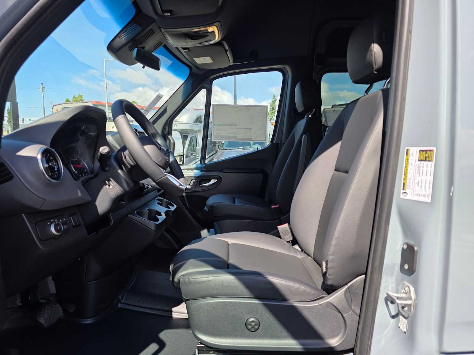 2026 Mercedes-Benz Sprinter 2500 Standard Roof I4 Diesel HO 144 AWD