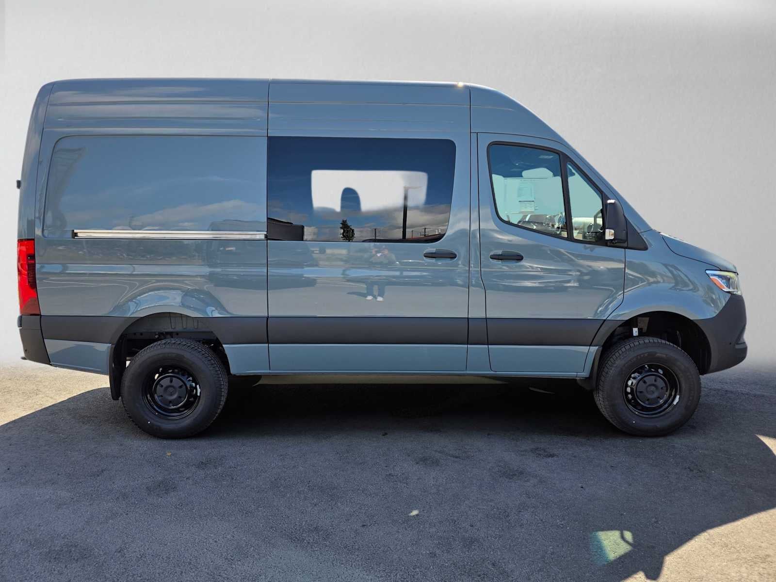 2026 Mercedes-Benz Sprinter 2500 Standard Roof I4 Diesel HO 144 AWD