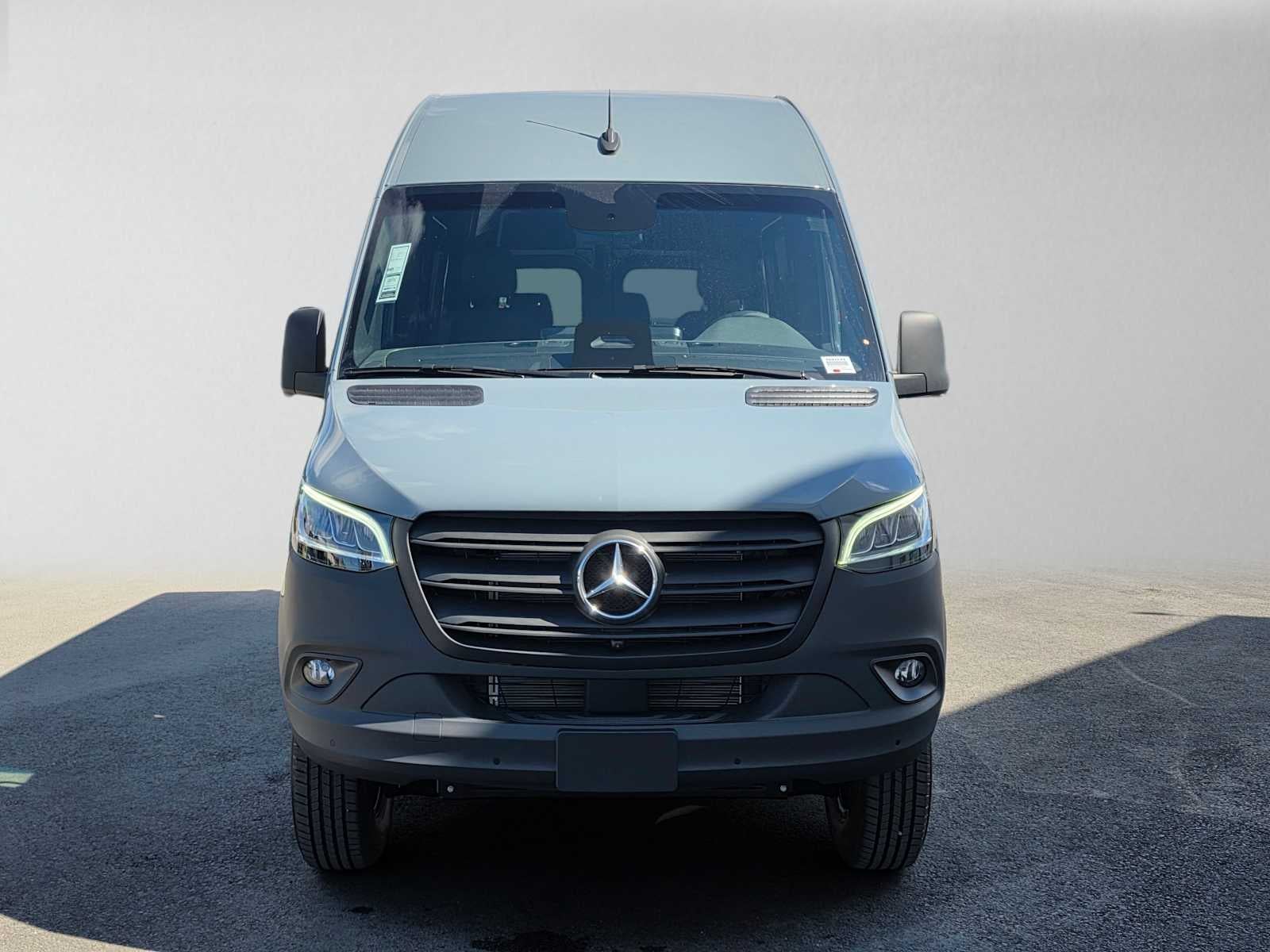 2026 Mercedes-Benz Sprinter 2500 Standard Roof I4 Diesel HO 144 AWD