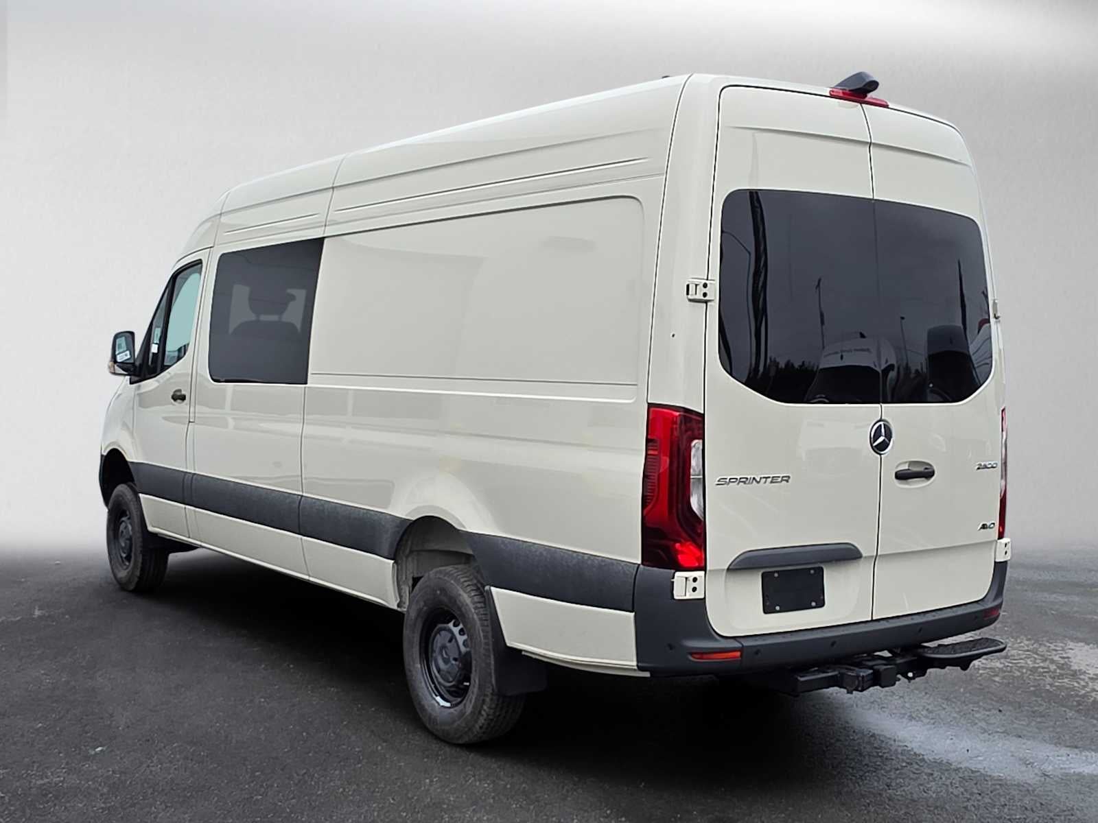 2026 Mercedes-Benz Sprinter Crew 2500 High Roof I4 Diesel HO 170 AWD