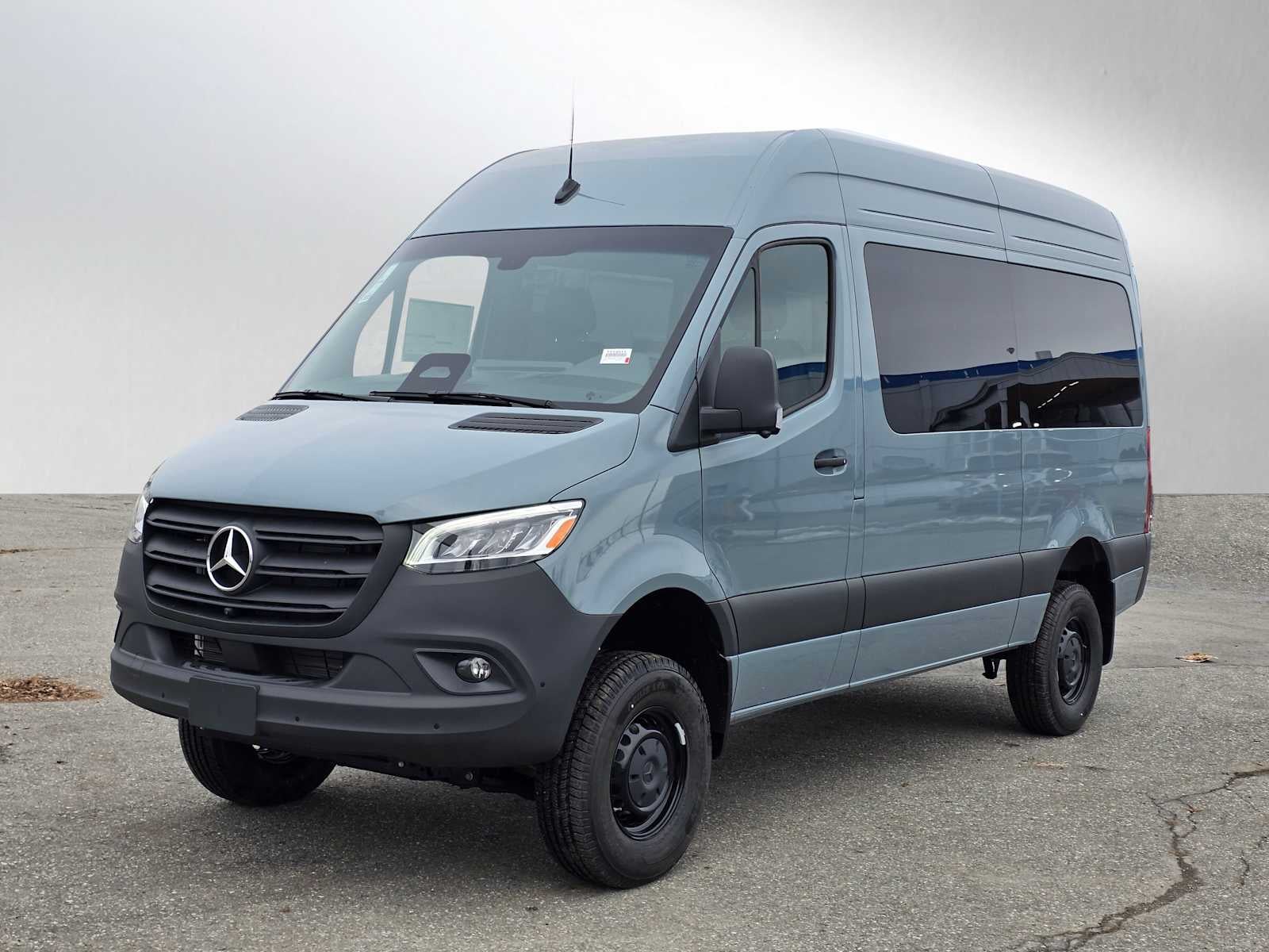2026 Mercedes-Benz Sprinter 2500 Standard Roof I4 Diesel HO 144 AWD