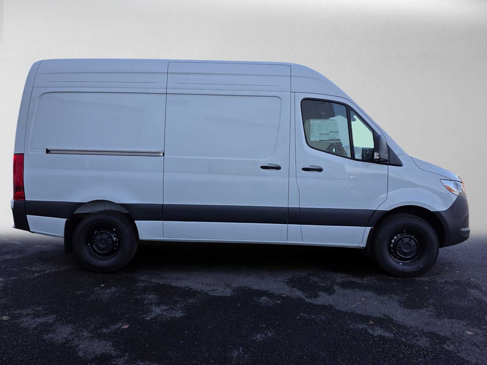 2026 Mercedes-Benz Sprinter Cargo 2500 Standard Roof I4 Diesel 144 RWD