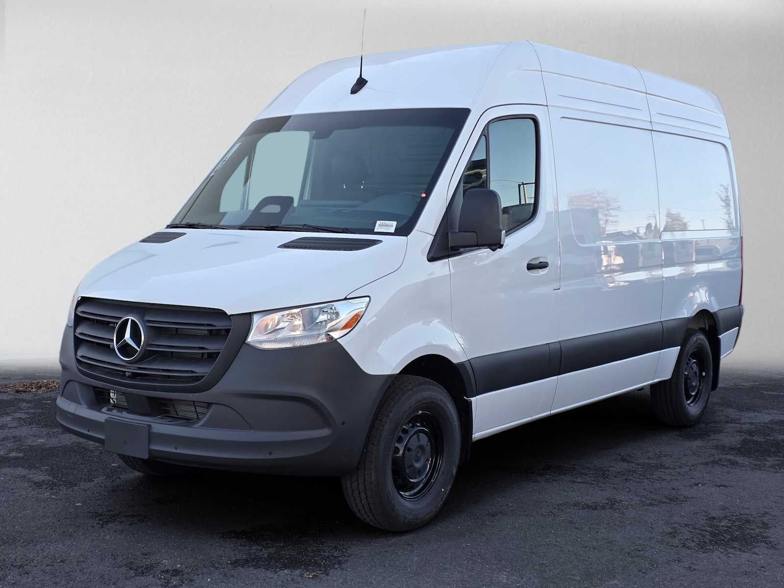 2026 Mercedes-Benz Sprinter Cargo 2500 Standard Roof I4 Diesel 144 RWD
