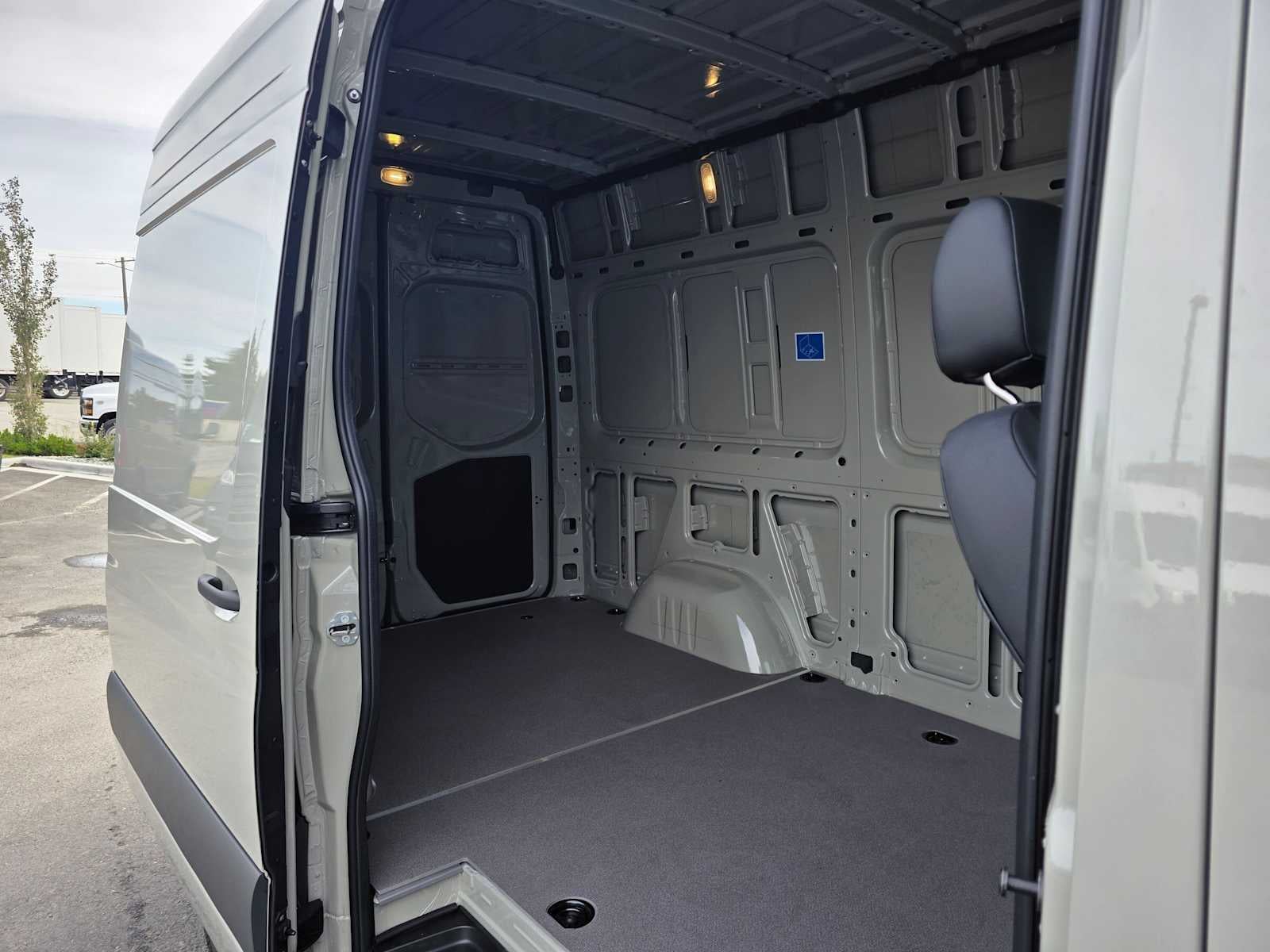 2026 Mercedes-Benz Sprinter 2500 Standard Roof I4 Diesel 144 RWD